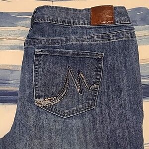 Maurices jeans size 12 long 32" inseam